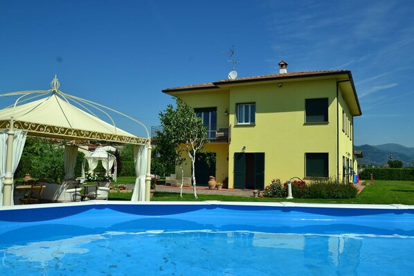 Pool - Villa in Montecarlo with Pool and Scenic Views (Montecarlo - Lucca)