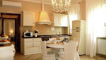 Frigorifero, microonde, forno, lavastoviglie