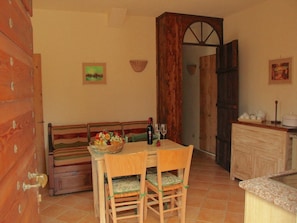Dining - Rustic Tranquility, Umbrian (Marsciano)