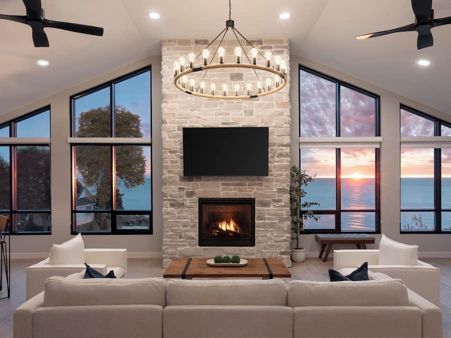 Suíte, 2 quartos | Sala de estar | Smart TV 24 polegadas com canais digitais, mesa de pingue-pongue