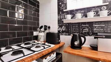 Fridge, microwave, oven, coffee/tea maker