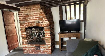 Harleston. Norfolk / Suffolk border historic town centre cottage.
Close to Diss