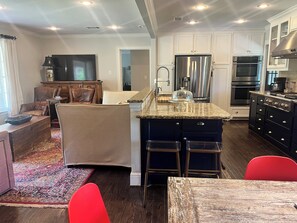 Fridge, microwave, oven, stovetop - Charming Ranch - Near it All in East Dallas! (Dallas)