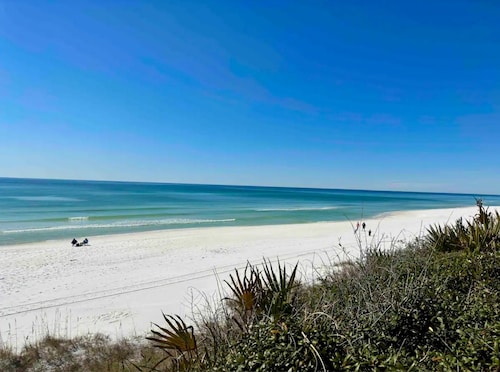 New List 3BR/2BA Golf Cart - 6 seater Walk to Beach Top of the Dune