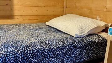 3 bedrooms, free WiFi, bed sheets