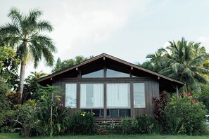 Exterior - Cozy cottage nestled on our 5 acre Organic fruit farm (HANA)