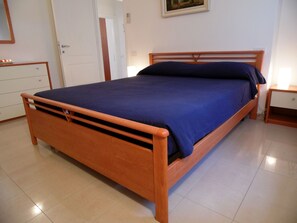Room - Villa in Barasso near Lake Varese (Barasso)
