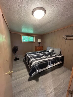 2 bedrooms, bed sheets
