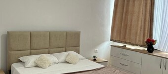 Modern downtown room with private bathroom. Pets allowed.