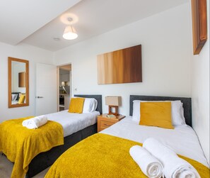 2 bedrooms, desk, iron/ironing board, free WiFi