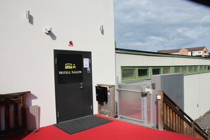 واجهة المن شأة