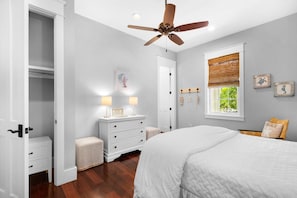 4 bedrooms, desk, iron/ironing board, free WiFi