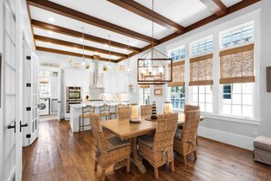 Dining - PRIVATE BEACH/POOL ACCESS-Spacious and Comfortable-Relaxing Outdoor Space (Rosemary Beach)