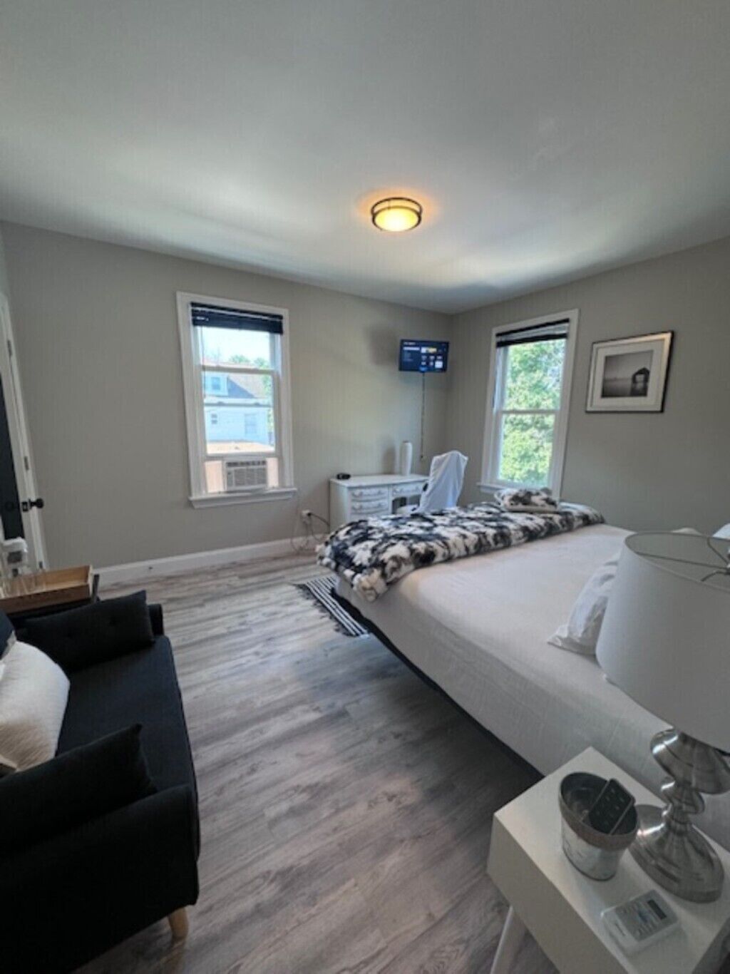 6 多间卧室、办公桌、熨斗/熨衣板、WiFi