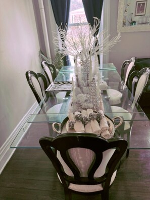 Dining - Victorian B&B in Orange, NJ – A Charming Retreat Near NYC & Local Attractions (City of Orange)