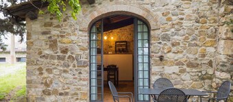 Tuscan Cottage with 2 Pools