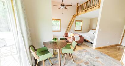 Quiet, cozy cottage on a 45 acre homestead.