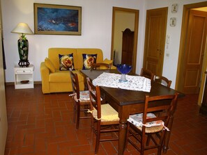 Dining - Farmhouse in Vinci near Leonardo's Birthplace (Vinci)