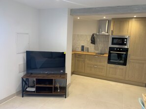 Private kitchen - Fully equipped holiday home 5 minutes from Pont-du-Gard in the heart of Sernhac (Sernhac)