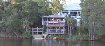SUNNY NICEVILLE! Very Nice, new 3/2.5 Townhome .04 mile from water! 