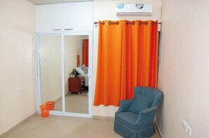 Interior - McCarthy Hill House 5 - 2 (accra)