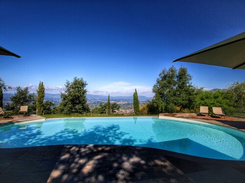 Majestic Farmhouse with Pool