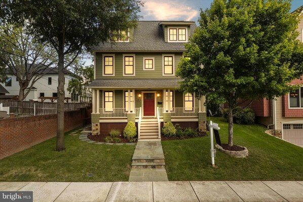 Exterior - The Houstonia, 3 bedroom single family home near DC (Arlington)