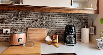 3BR Keflavík Home – Sleeps 6 – 8 Min to KEF Airport