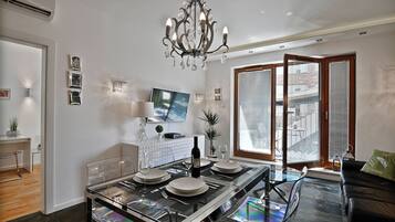 Exclusive Apartment | In-room dining