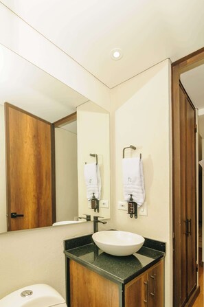 Douche, séchoir à cheveux