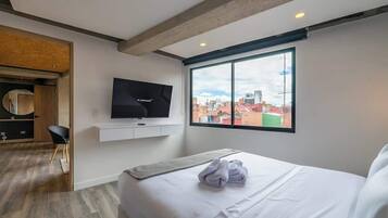 1 habitación, tabla de planchar con plancha, wifi y ropa de cama