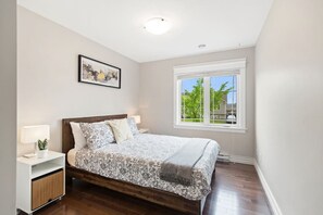 4 soveværelser, skrivebord, strygejern/strygebræt, weekendseng