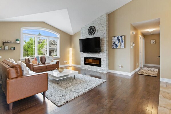 Smart TV, fireplace, offices