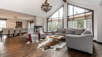 Smart TV, fireplace, video games, offices