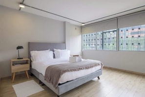 3 chambres, fer et planche Ă repasser, Wi-Fi, literie fournie