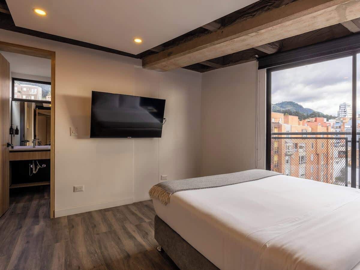 1 habitación, tabla de planchar con plancha, wifi y ropa de cama 