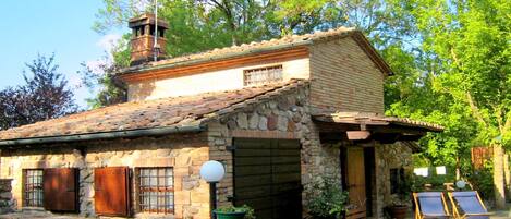 المنشأة من الخارج