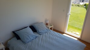 3 chambres, fer et planche à repasser, Wi-Fi gratuit, draps fournis