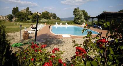 Apartment in Tuscany with Stunning Views