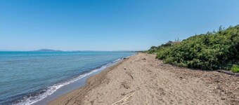 Coastal Comfort in Giannella