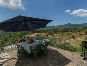 Outdoor dining - Villa in Maremma with Private Pool & Views (Selva Santa Fiora)
