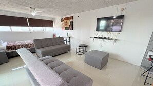 En 42-tommers smart-TV med kabel-kanaler