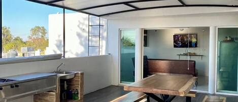 Apartment, Multiple Beds, Kitchenette, City View | Terrace/patio