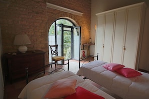 2 bedrooms, Internet