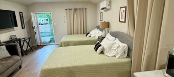 Modern 2 bed cabin 2 miles from Lake Nimrod and within 30 mins of 4 state parks