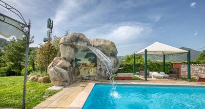 Family Cottage in Cagli with Pool