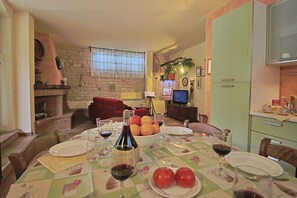 Dining - Family Cottage in Cagli with Pool (Cagli)