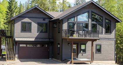 Newly Built 2 Bedrooms. Sleeps 4 Adults. AC