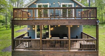 Nature Getaway ~ Creek, Firepit, Deck, Privacy