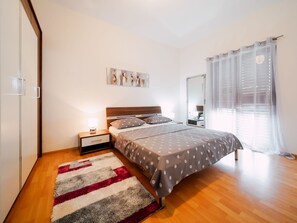 3 bedrooms, WiFi - Apartment in Croatia near the Coast (Ljubač)